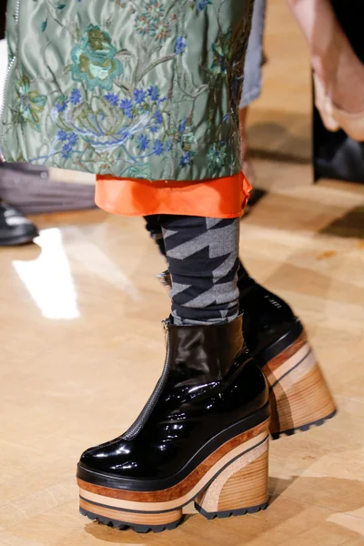 Look 19